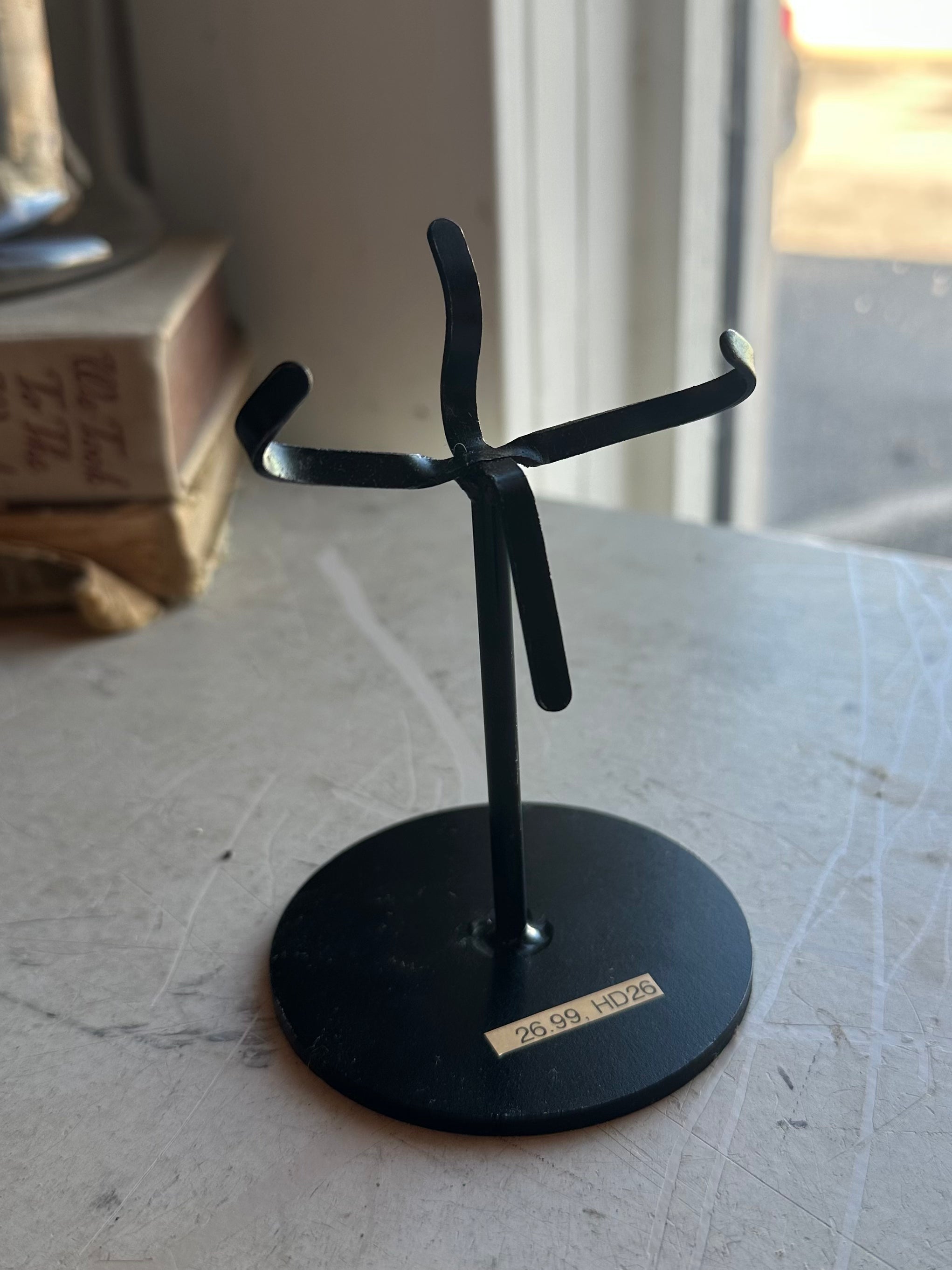 4 Pronged Black Metal Display Stand, HD26