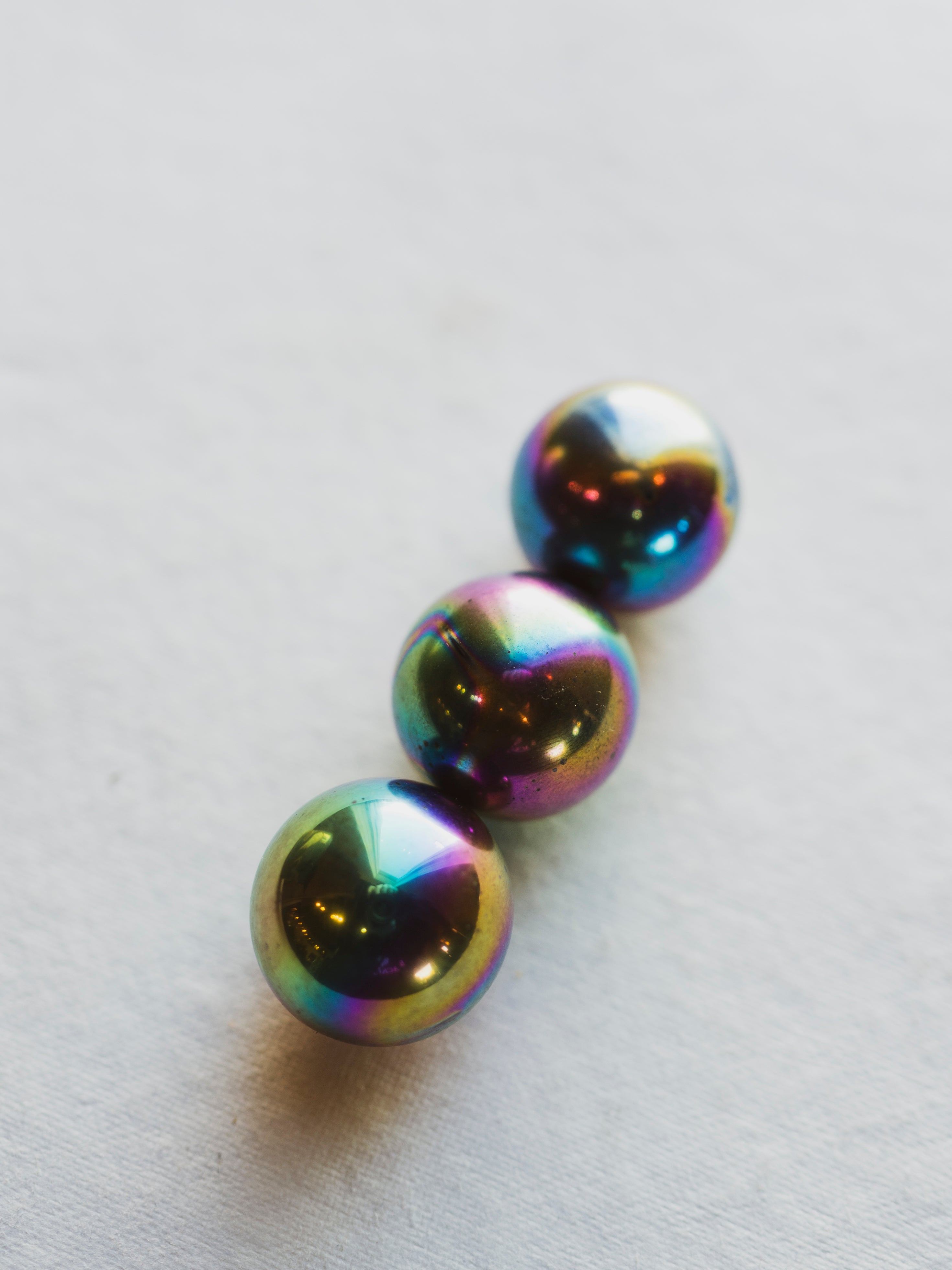 1" Magnetic Rainbow Aura Hematite Sphere, RM213