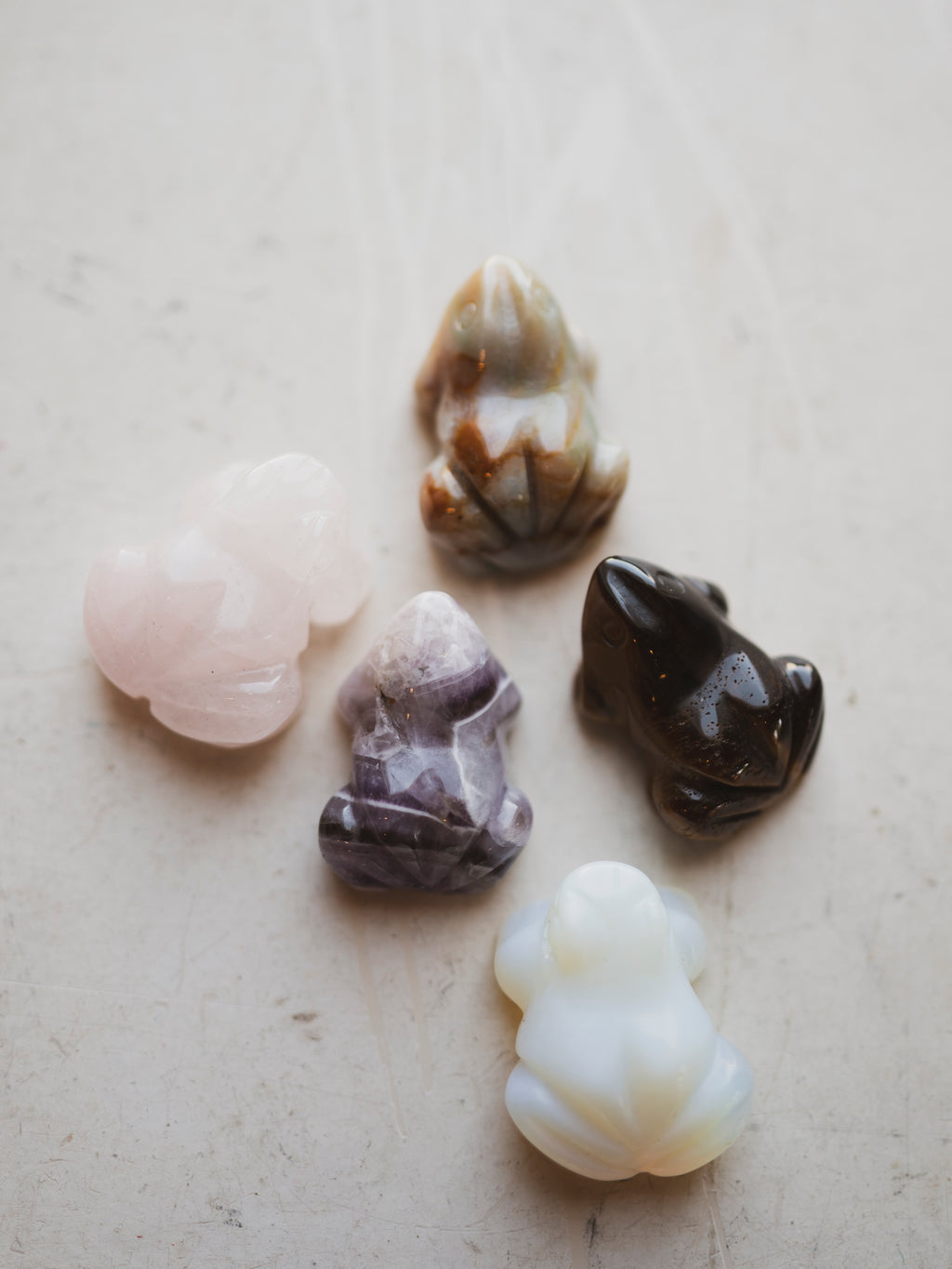 1.5" Assorted Carved Crystal Frog, RM1563