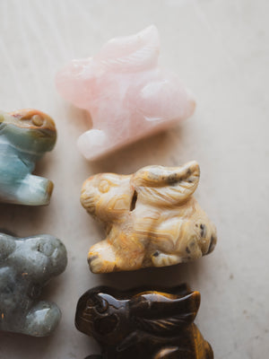 1.5" Assorted Carved Crystal Rabbit, RM1557