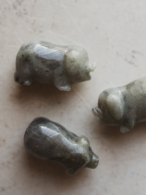 1.5" Assorted Carved Crystal Pig, RM1564