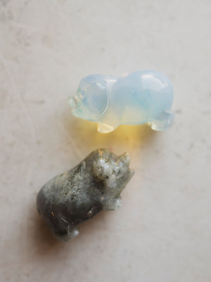 1.5" Assorted Carved Crystal Pig, RM1564
