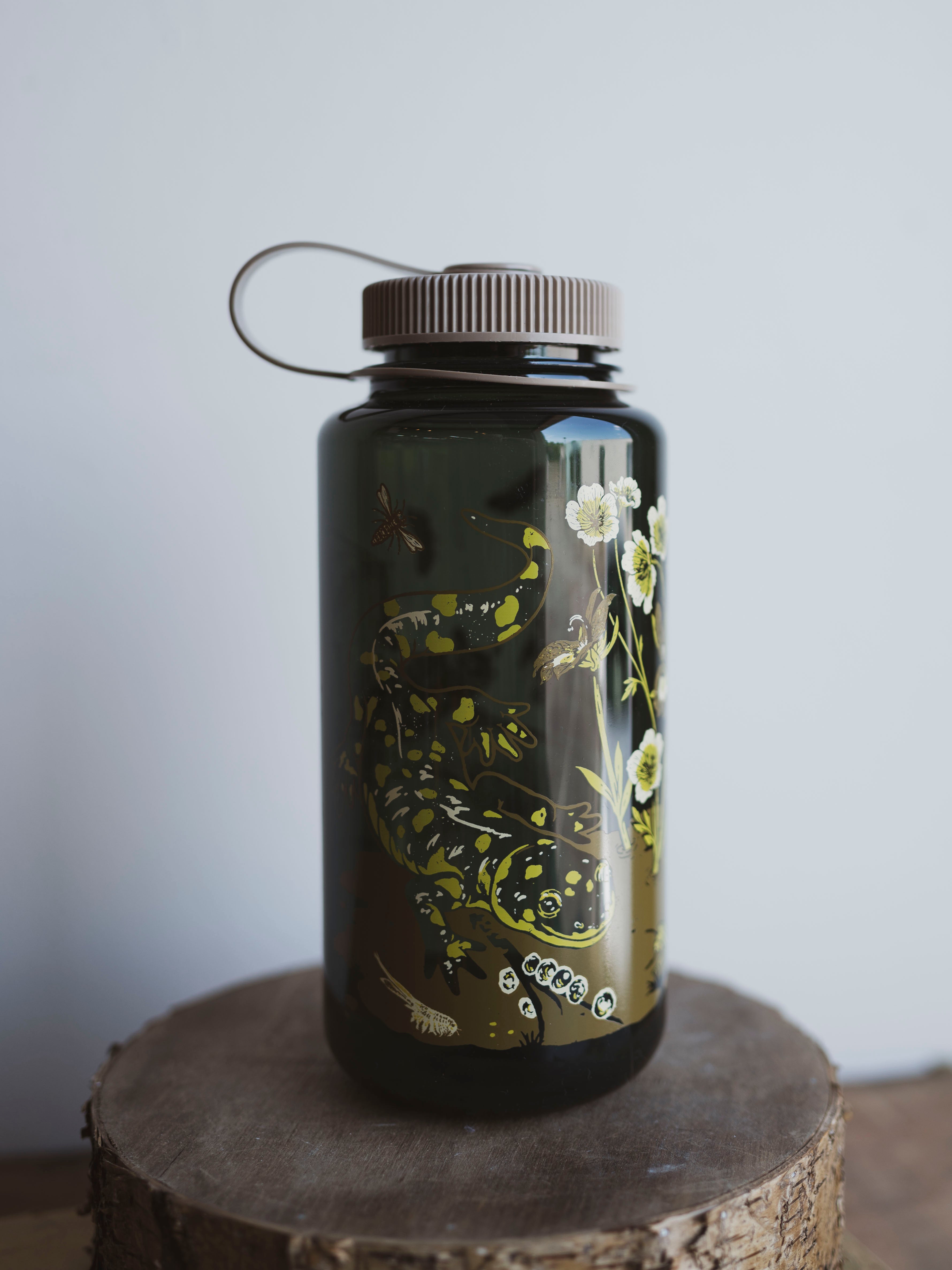 Bat and Lizard 32oz Water Bottle, HD272