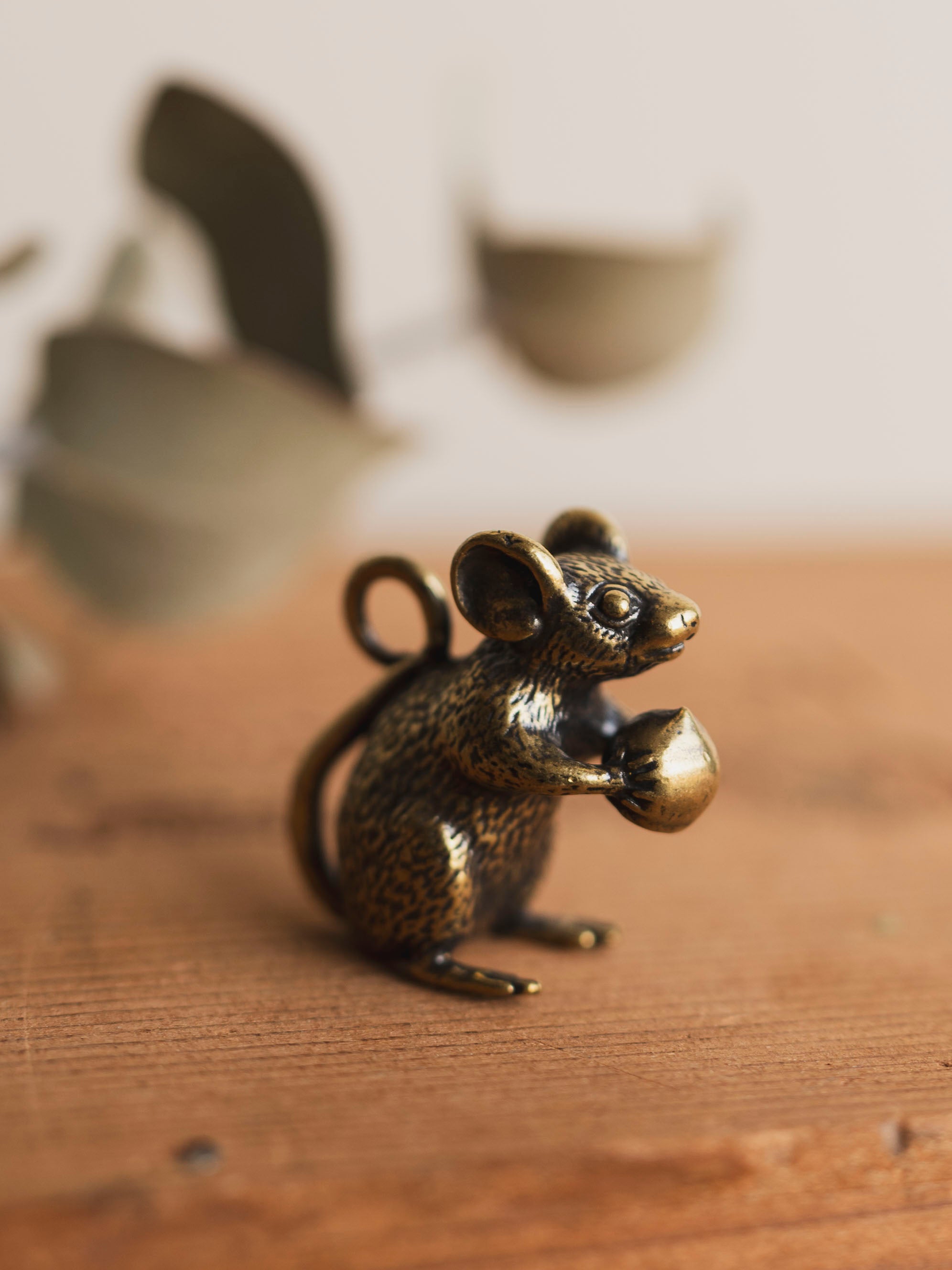 1.25" Brass Mouse with Nut Figurine, HD133
