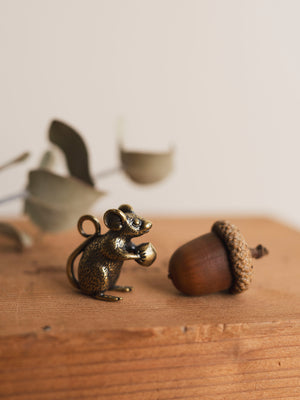 1.25" Brass Mouse with Nut Figurine, HD133