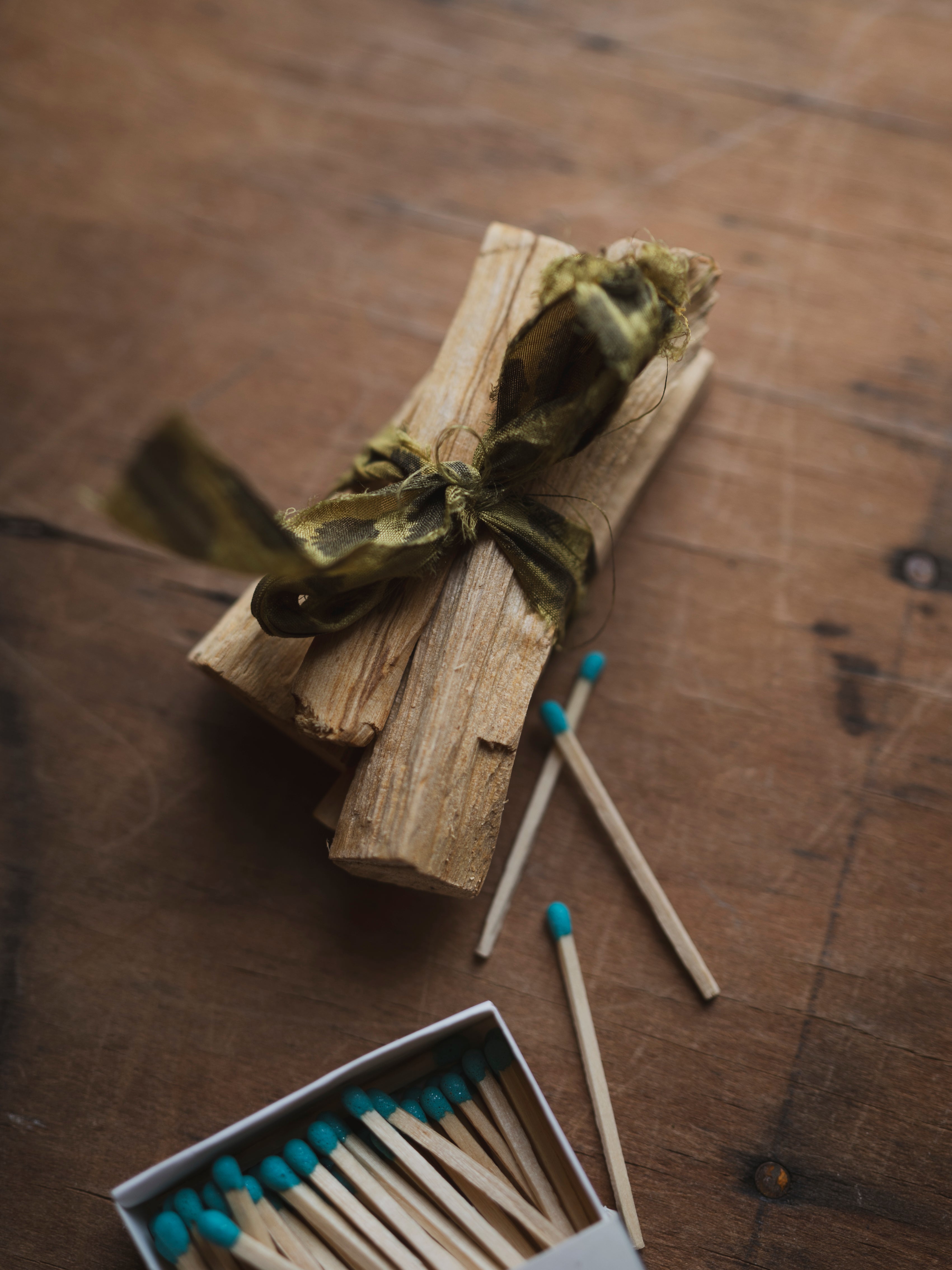 4" Palo Santo Bundle, HD454