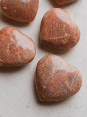 1"-1.5" Polished Peach Moonstone Heart, RM1772