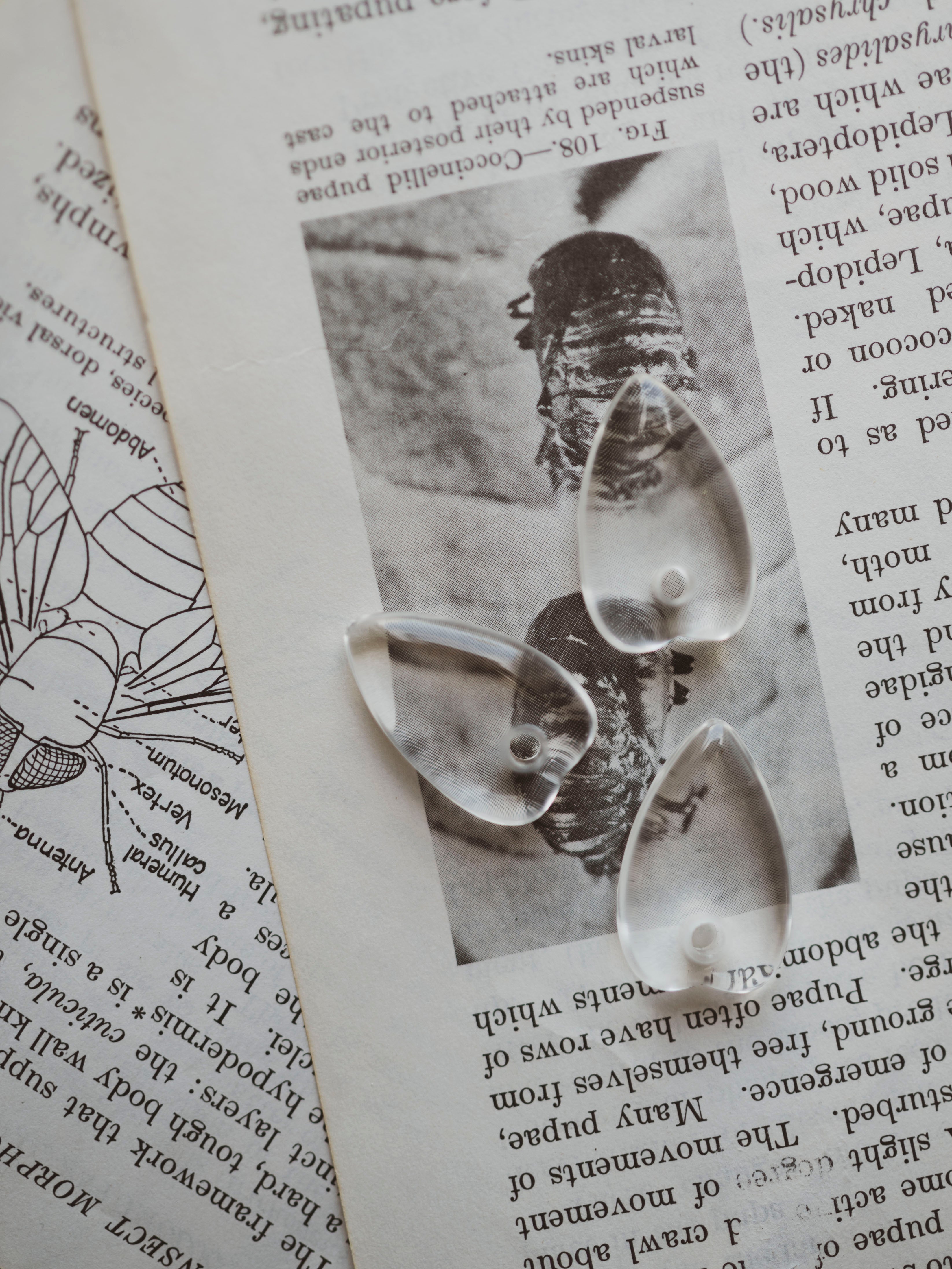 1" Carved Clear Quartz Planchette, RM3077