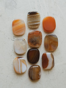 1-1.25" Red Banded Carnelian Chip, RM3026