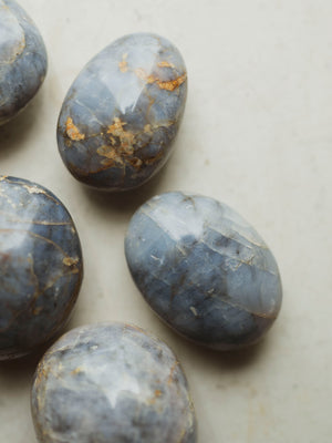 1.25-2.25" Angelite Palmstone, RM4110