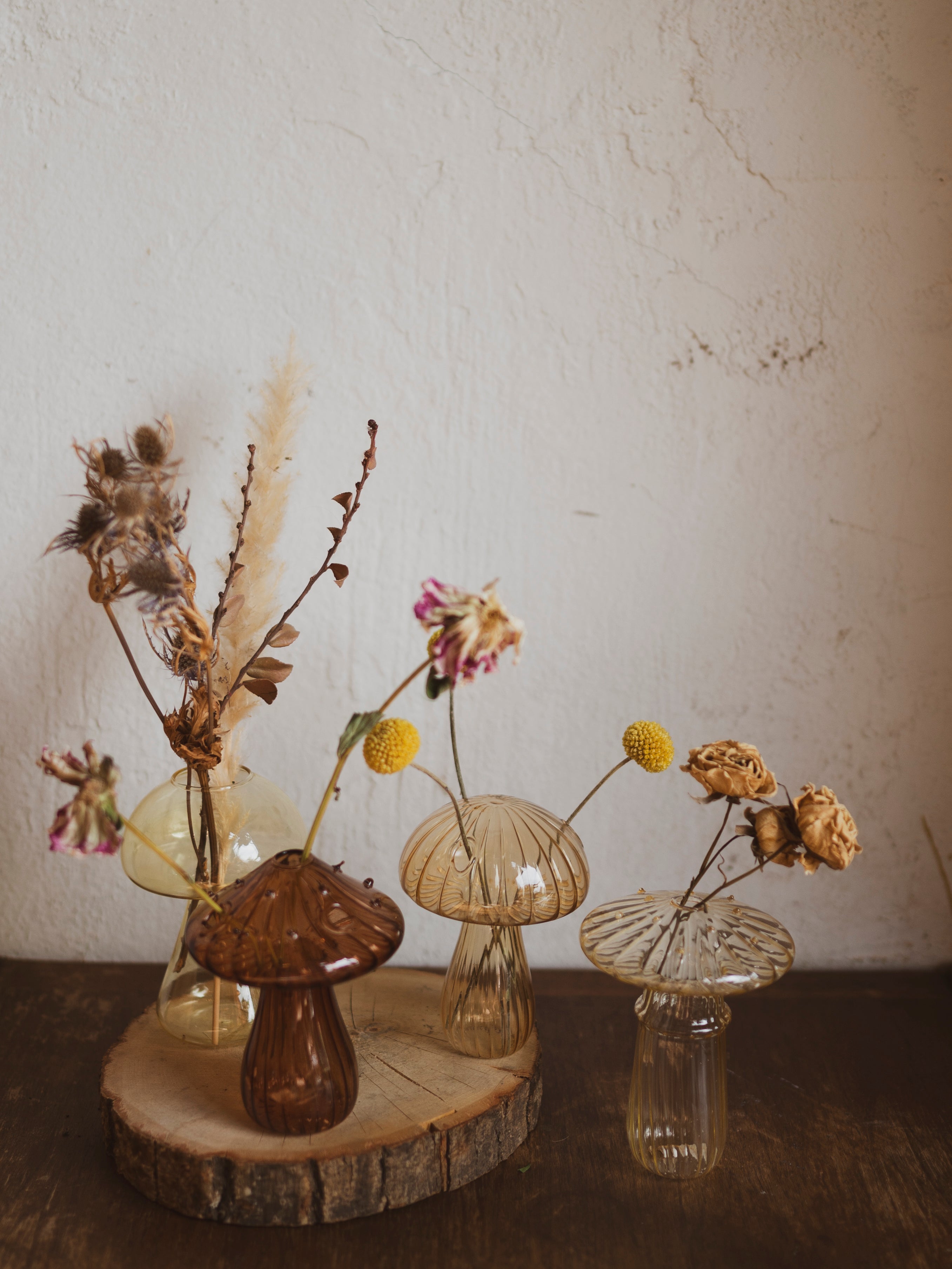 4.5" Gold Glass Mushroom Vase, HD593