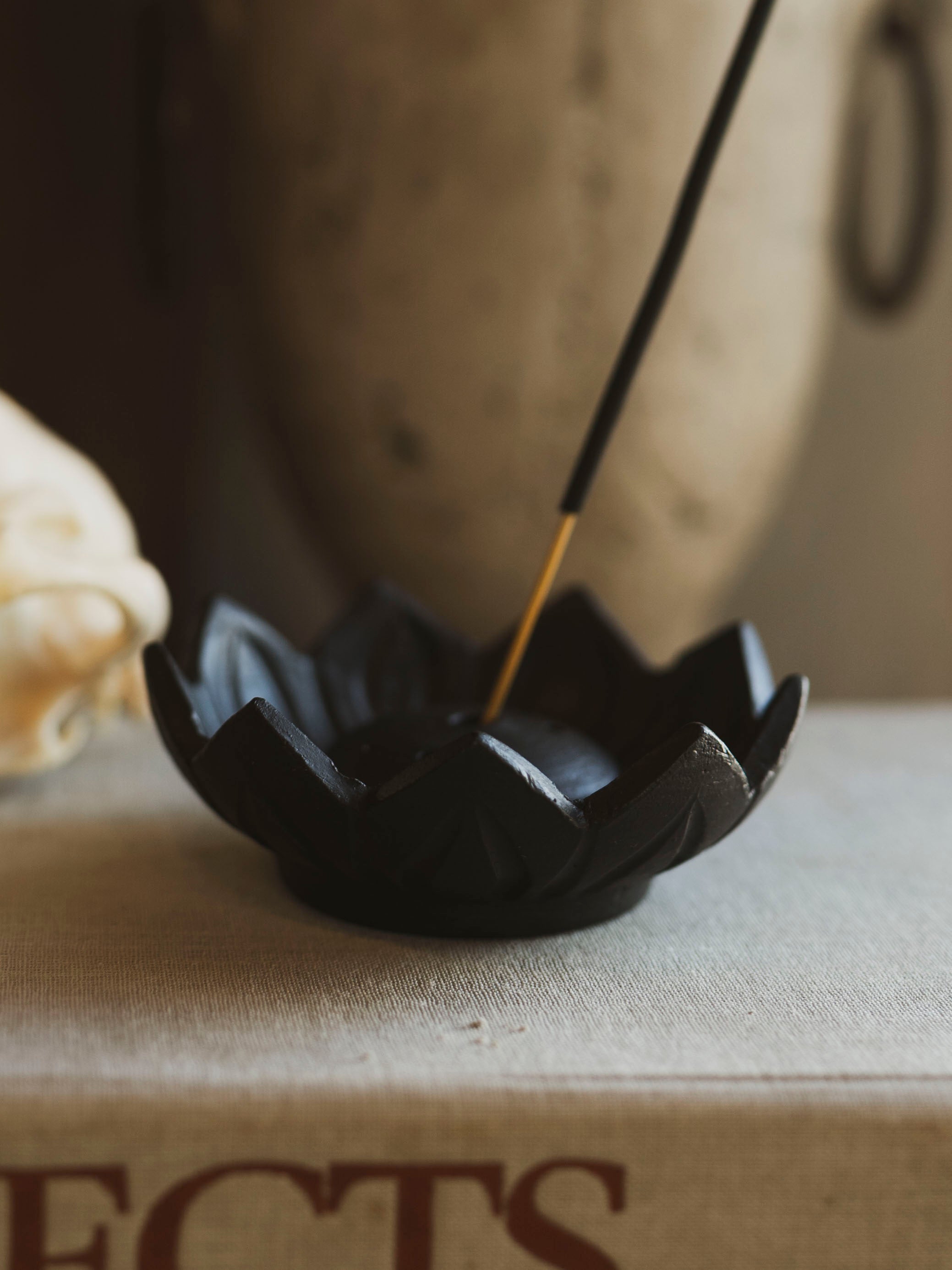Black Lotus Incense Holder, HD1002