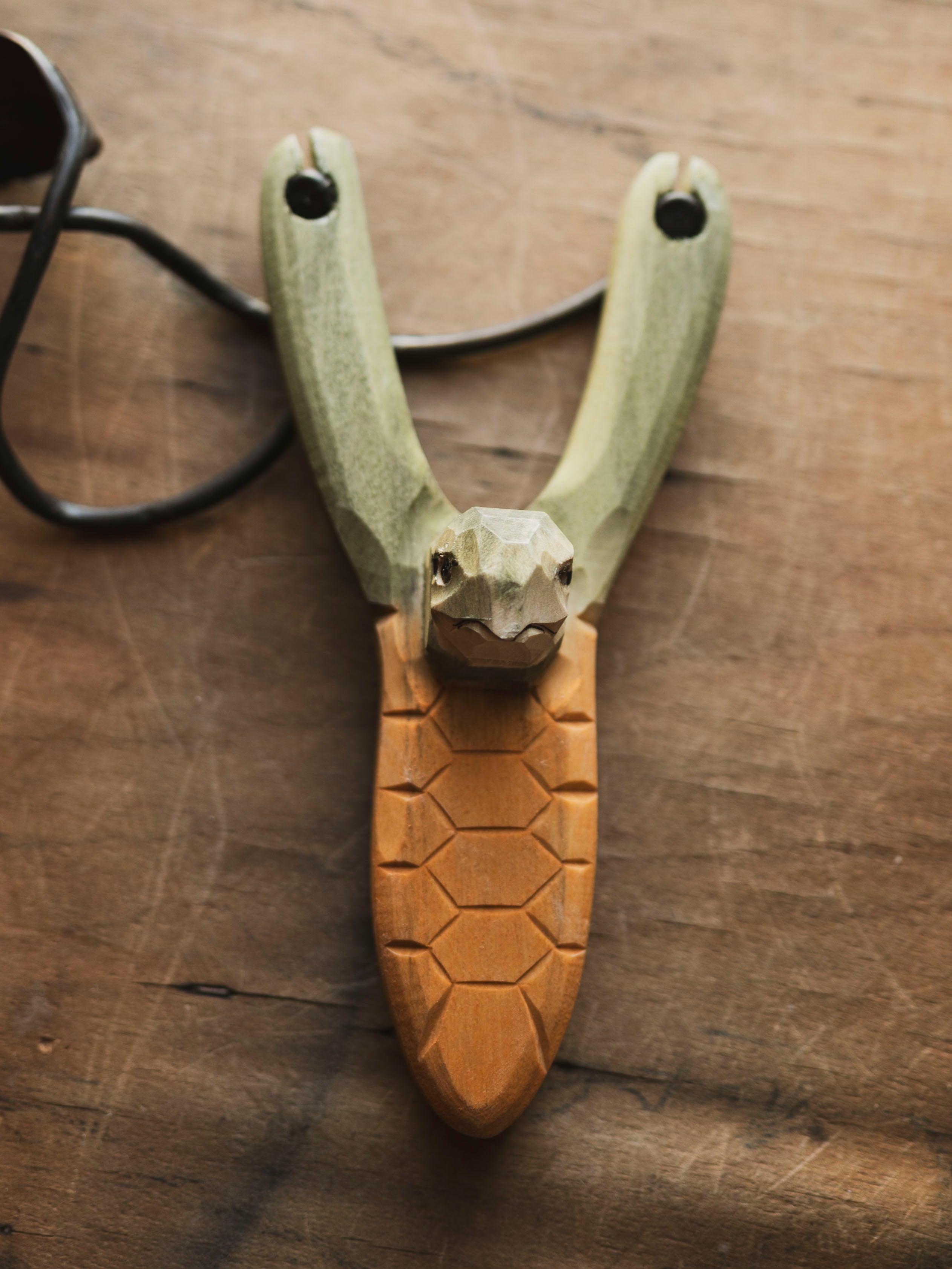 Wood Carved Animal Slingshot, HD944
