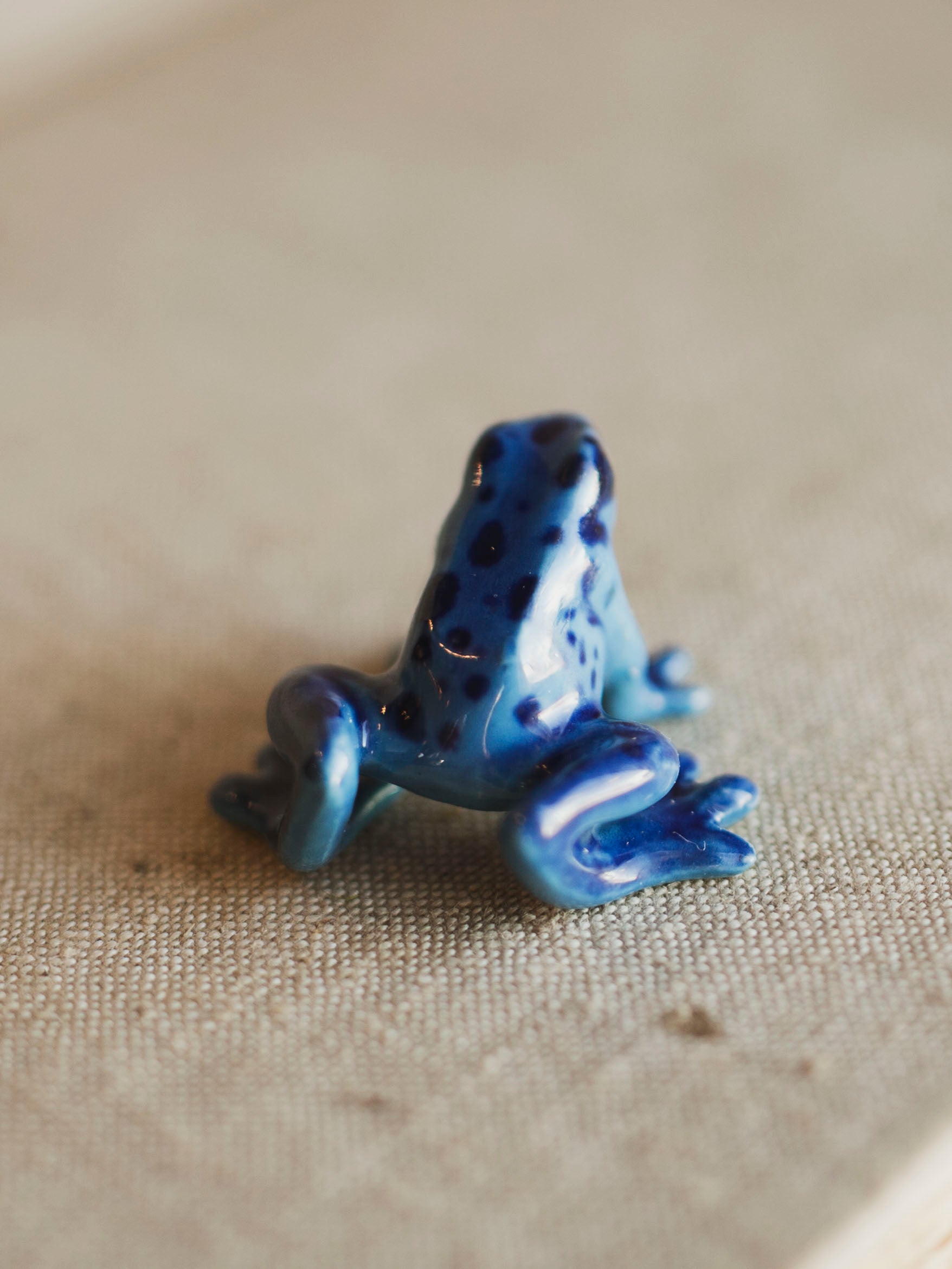 Mini Porcelain Blue Dart Frog, CA1368