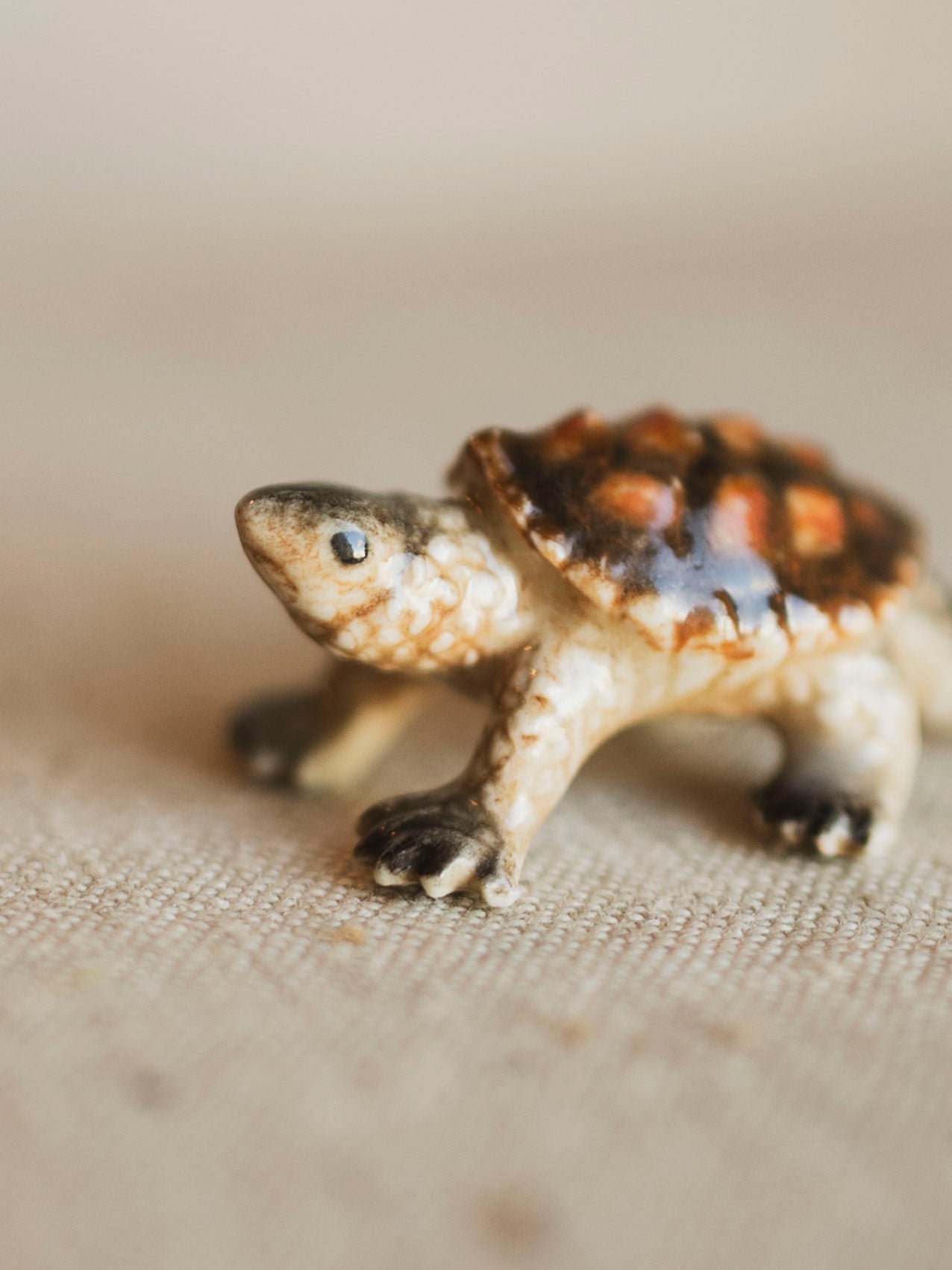 Mini Porcelain Snapping Turtle, CA1372