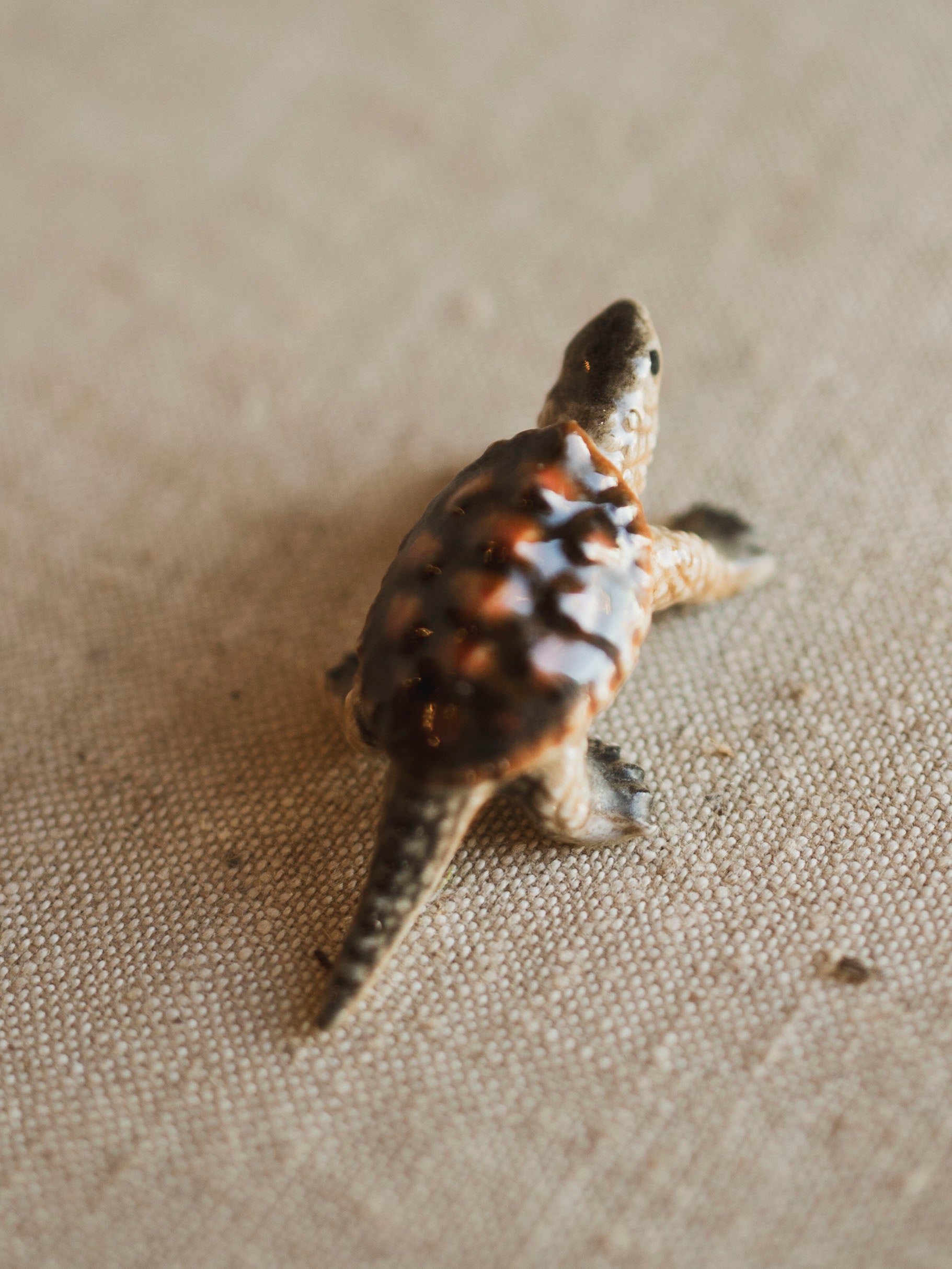 Mini Porcelain Snapping Turtle, CA1372