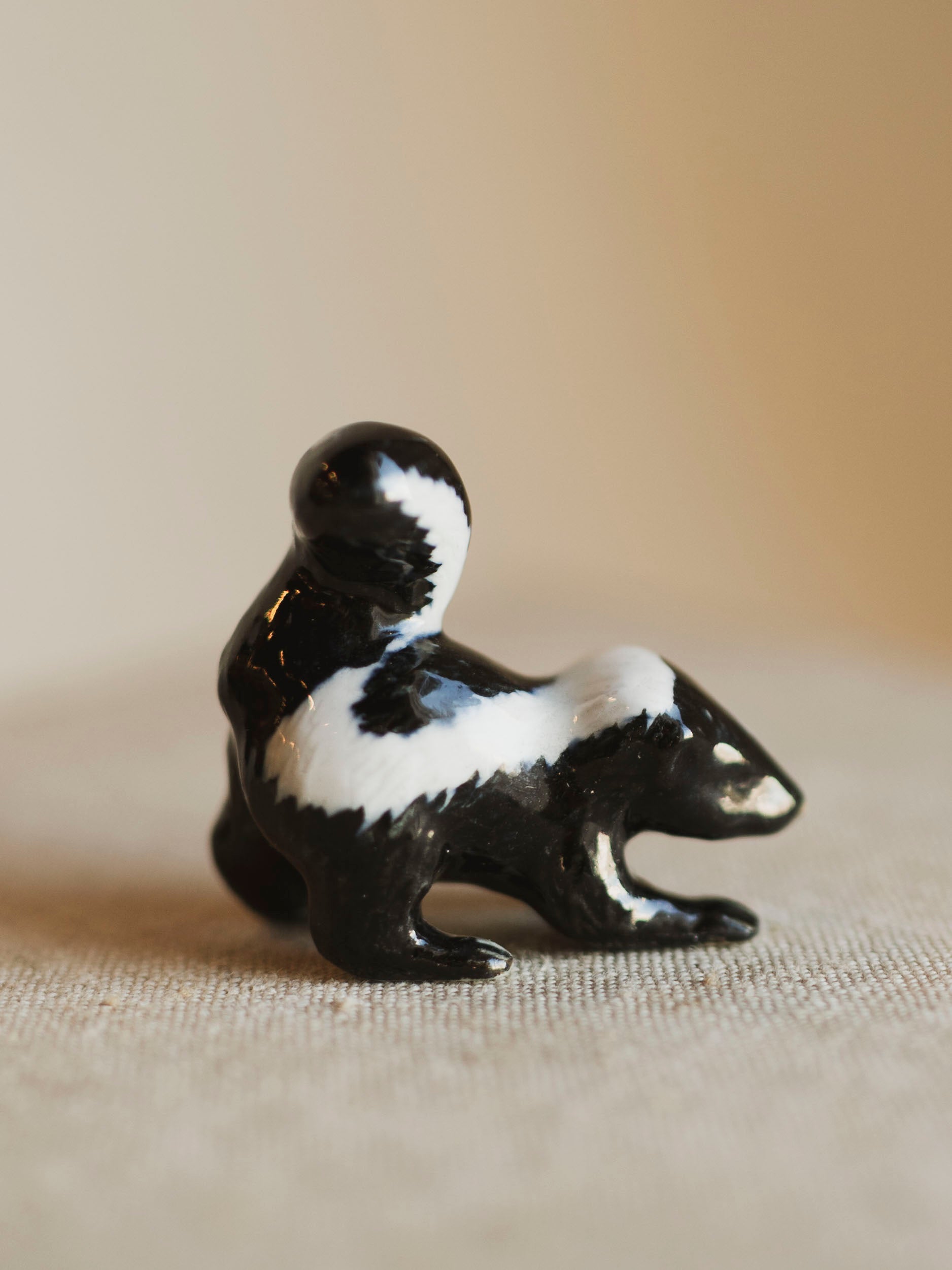Mini Porcelain Skunk, CA1362