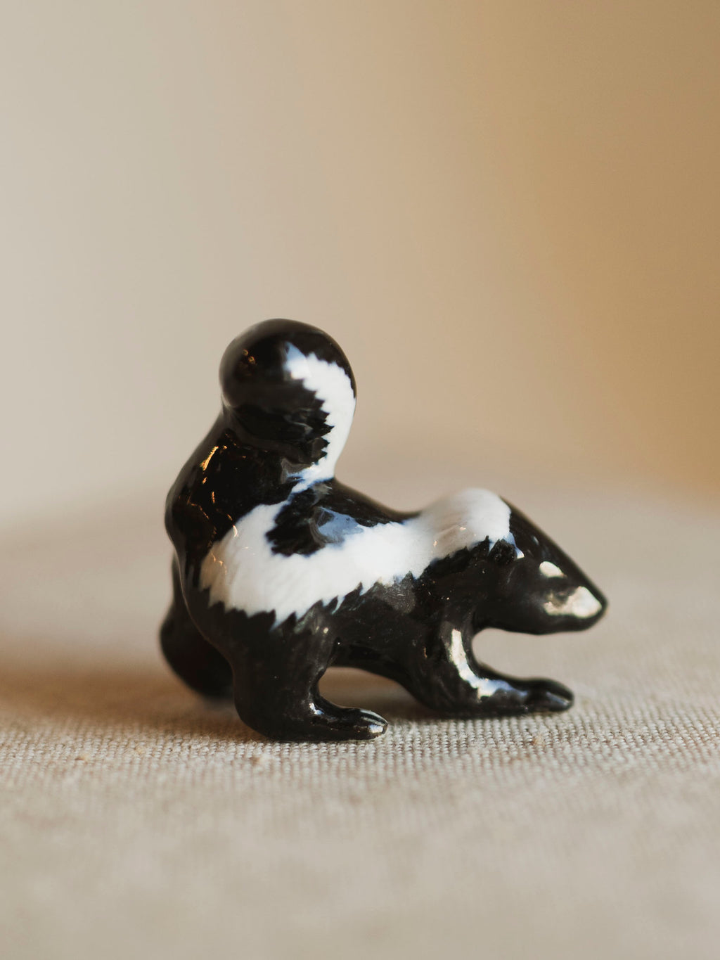 Mini Porcelain Skunk, CA1362