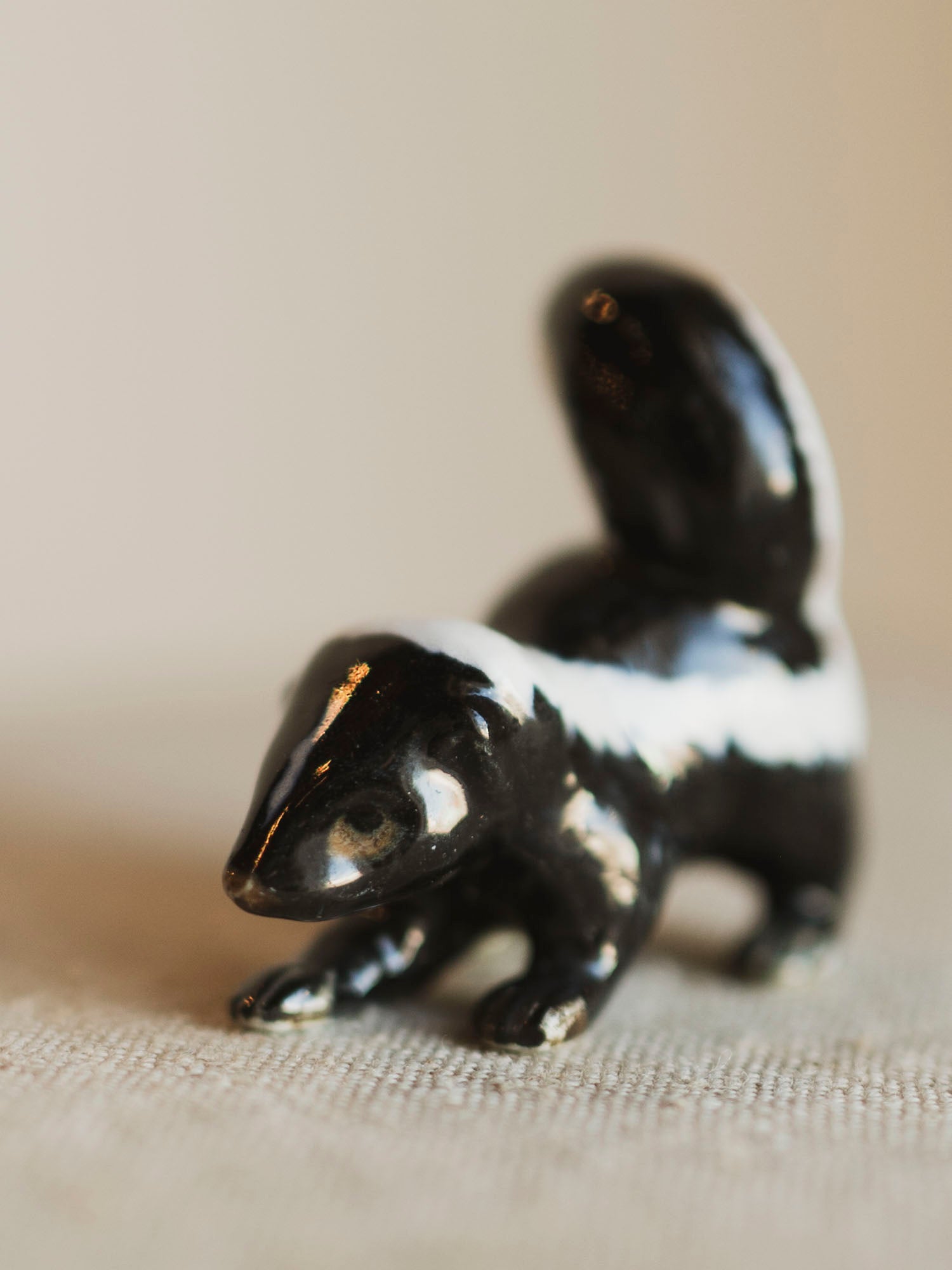 Mini Porcelain Skunk, CA1362