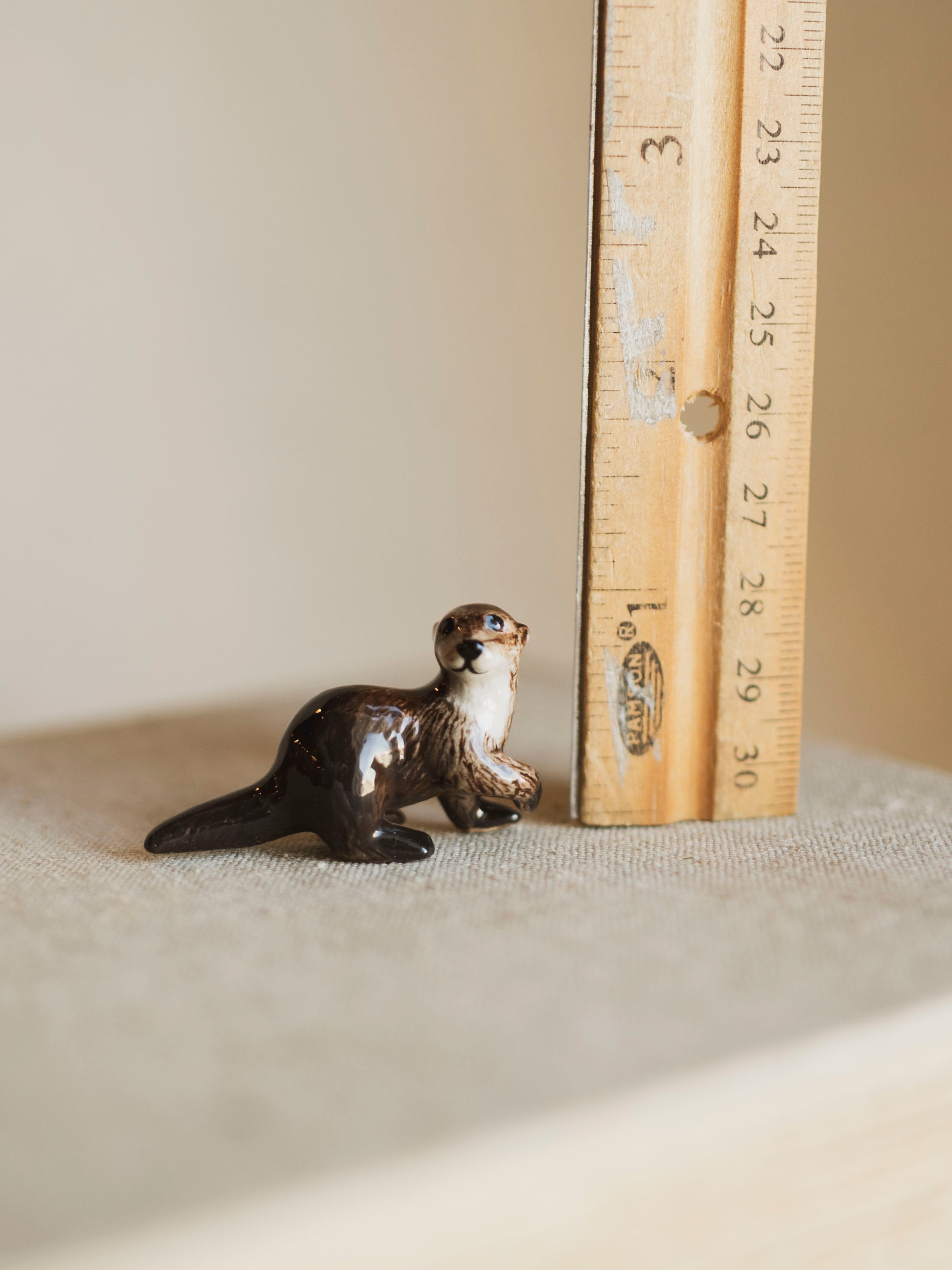 Mini Porcelain River Otter, CA1379