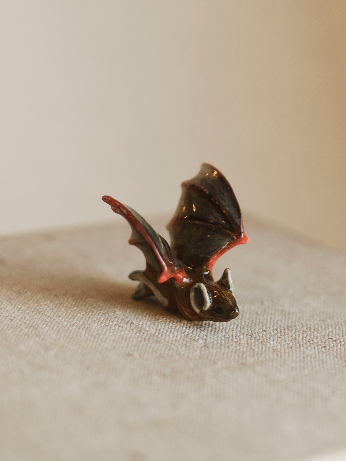 Mini Porcelain Cave Bat, CA1381