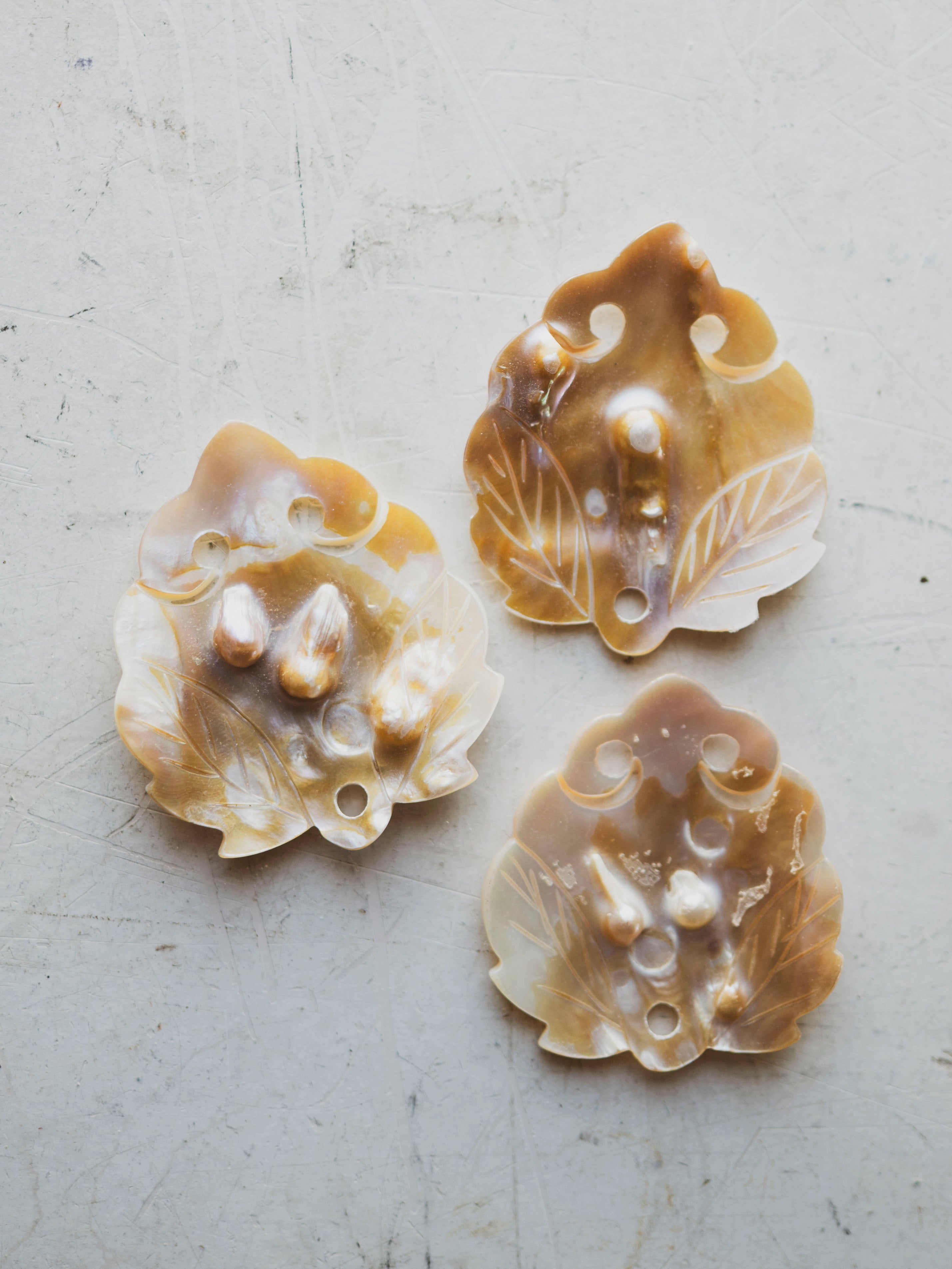 Blister Pearl Leaf Pendant, NA12