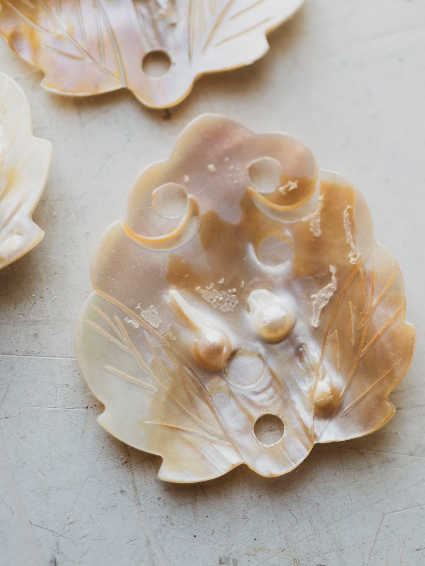 Blister Pearl Leaf Pendant, NA12